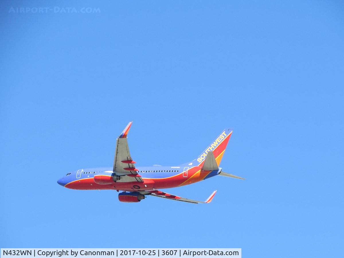 N432WN, 2003 Boeing 737-7H4 C/N 33715, Taking off