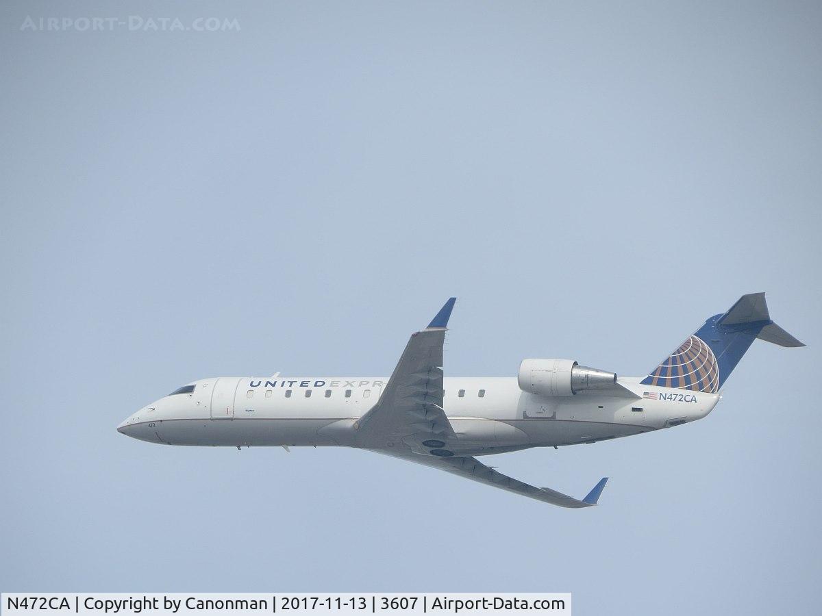 N472CA, 2002 Bombardier CRJ-200ER (CL-600-2B19) C/N 7667, Taking off