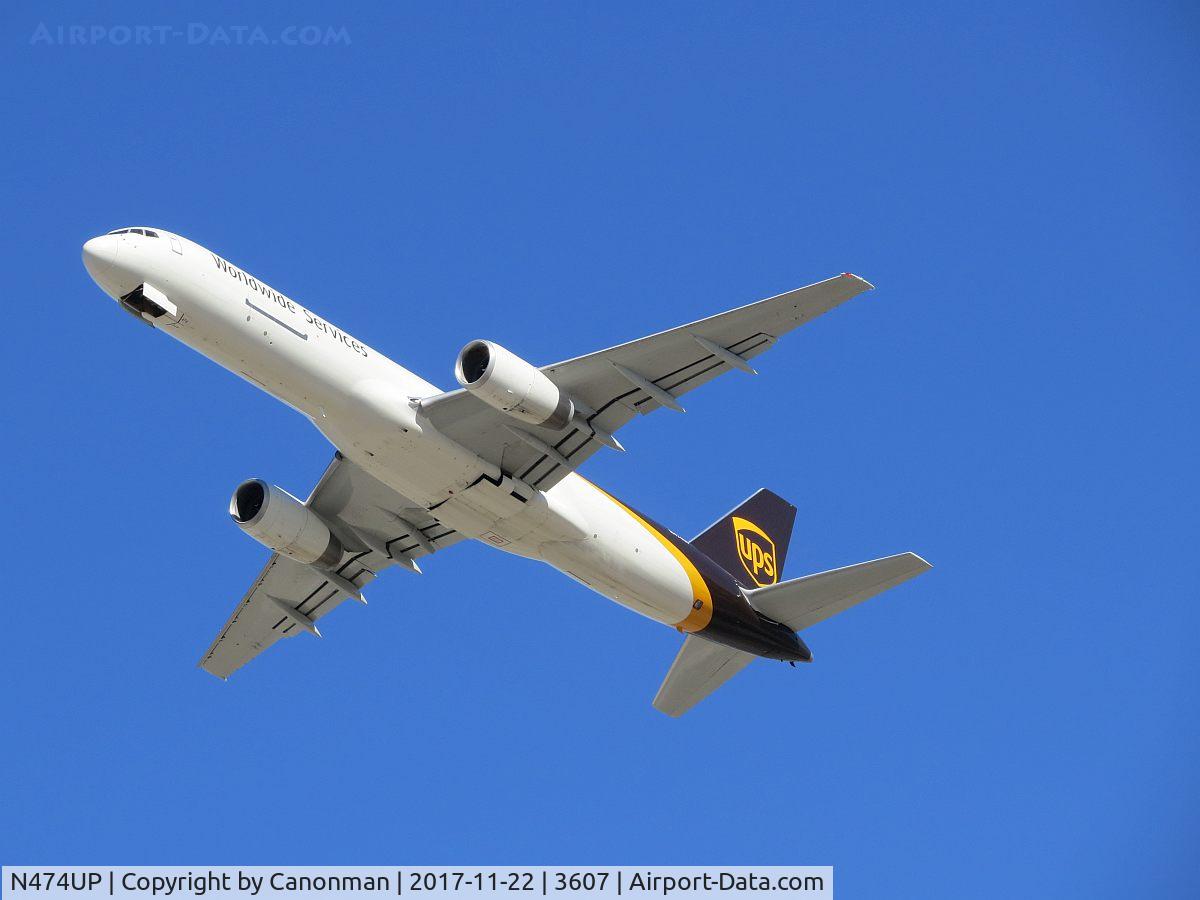 N474UP, 1999 Boeing 757-24APF C/N 28844, Taking off