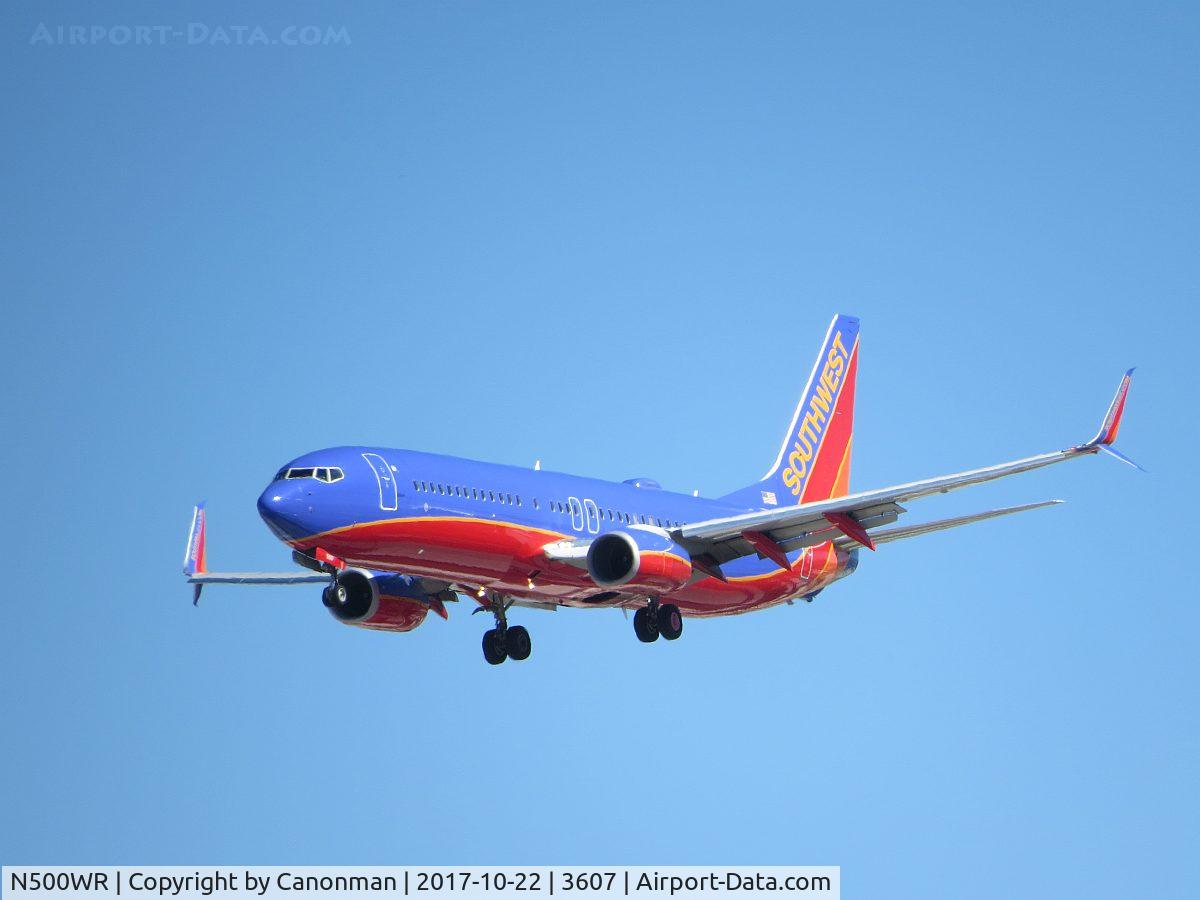 N500WR, 2014 Boeing 737-8H4 C/N 36898, Landing