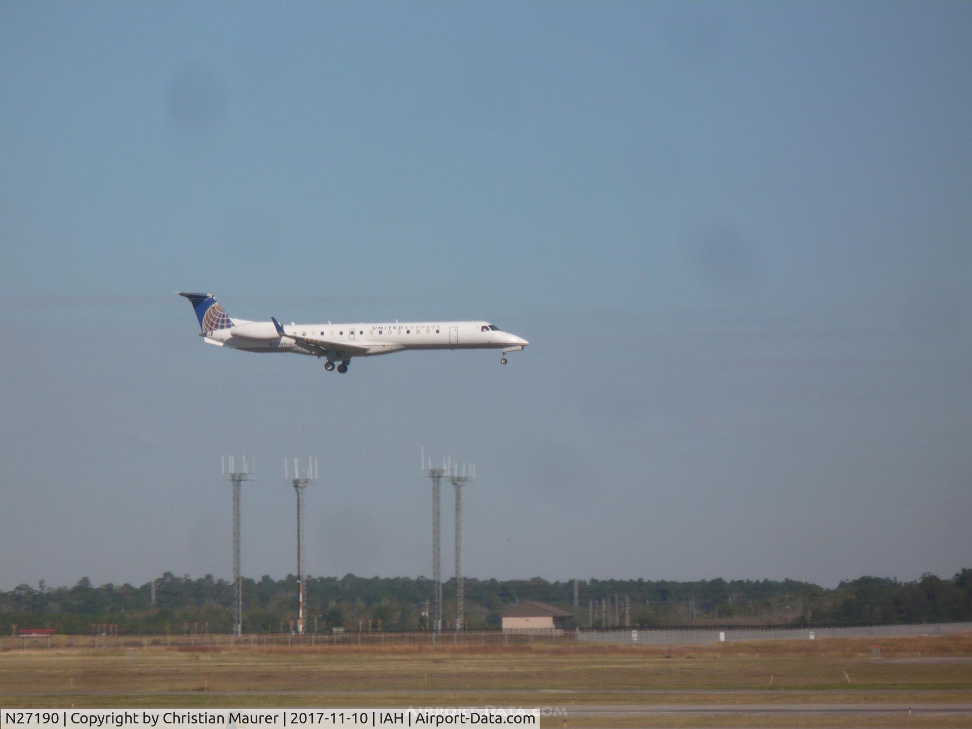 N27190, 2005 Embraer ERJ-145XR (EMB-145XR) C/N 14500934, ERJ-145XR on final