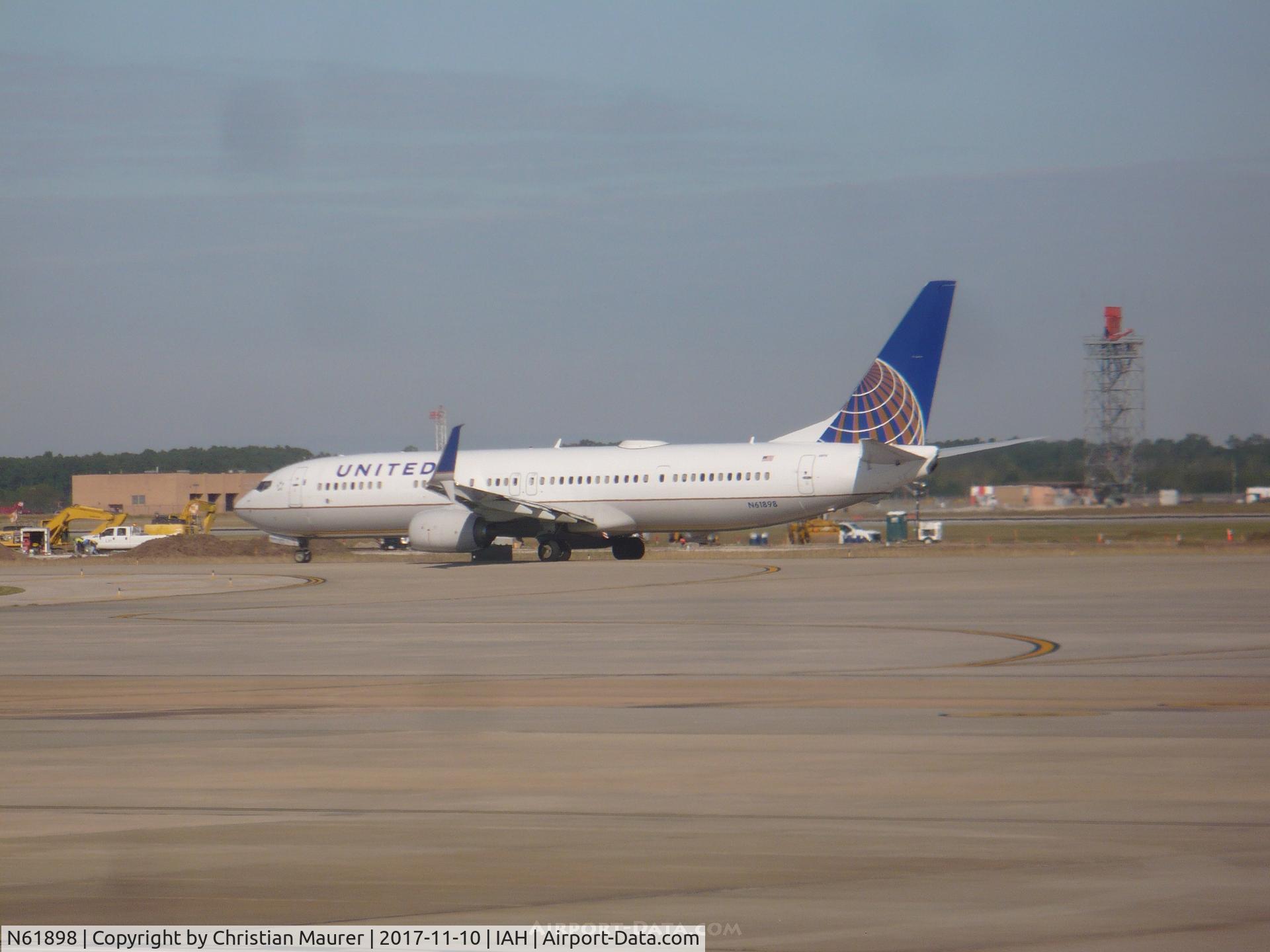 N61898, 2016 Boeing 737-900/ER C/N 62815, Boeing 737-924ER