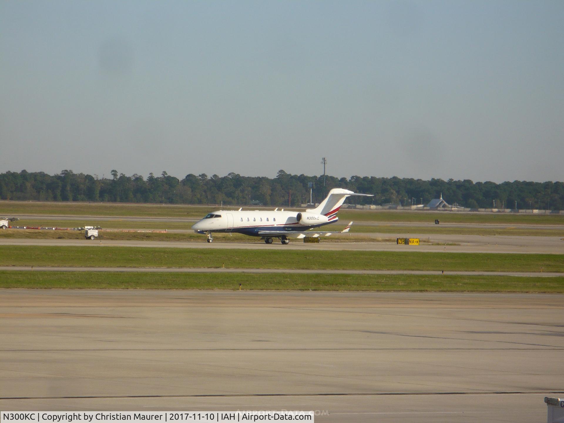 N300KC, 2012 Bombardier Challenger 300 (BD-100-1A10) C/N 20385, Challenger