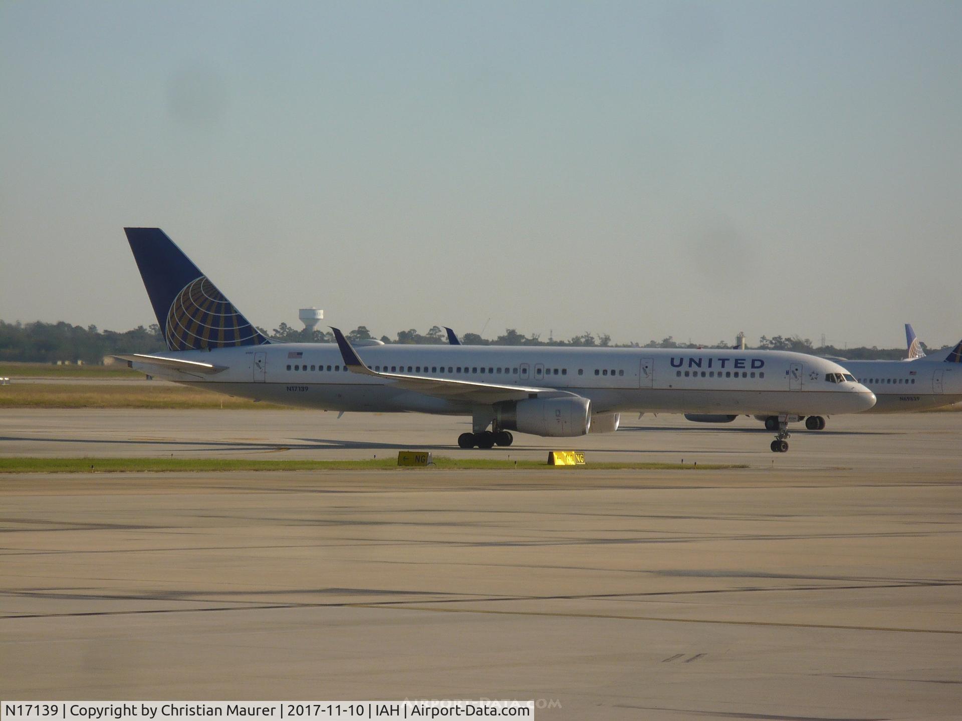 N17139, 2000 Boeing 757-224 C/N 30352, Boeing 757-224