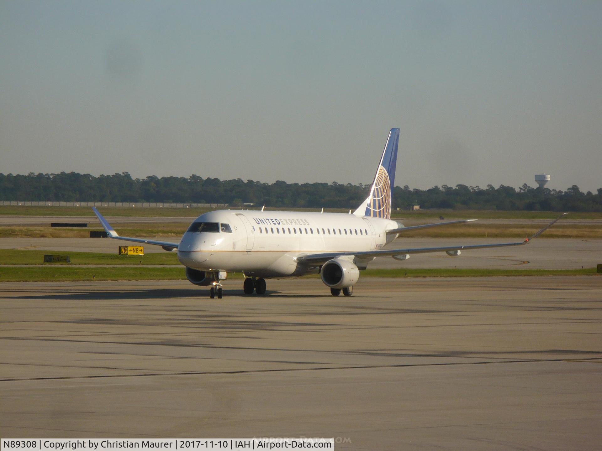 N89308, 2014 Embraer 175LR (ERJ-170-200LR) C/N 17000422, ERJ-175LR