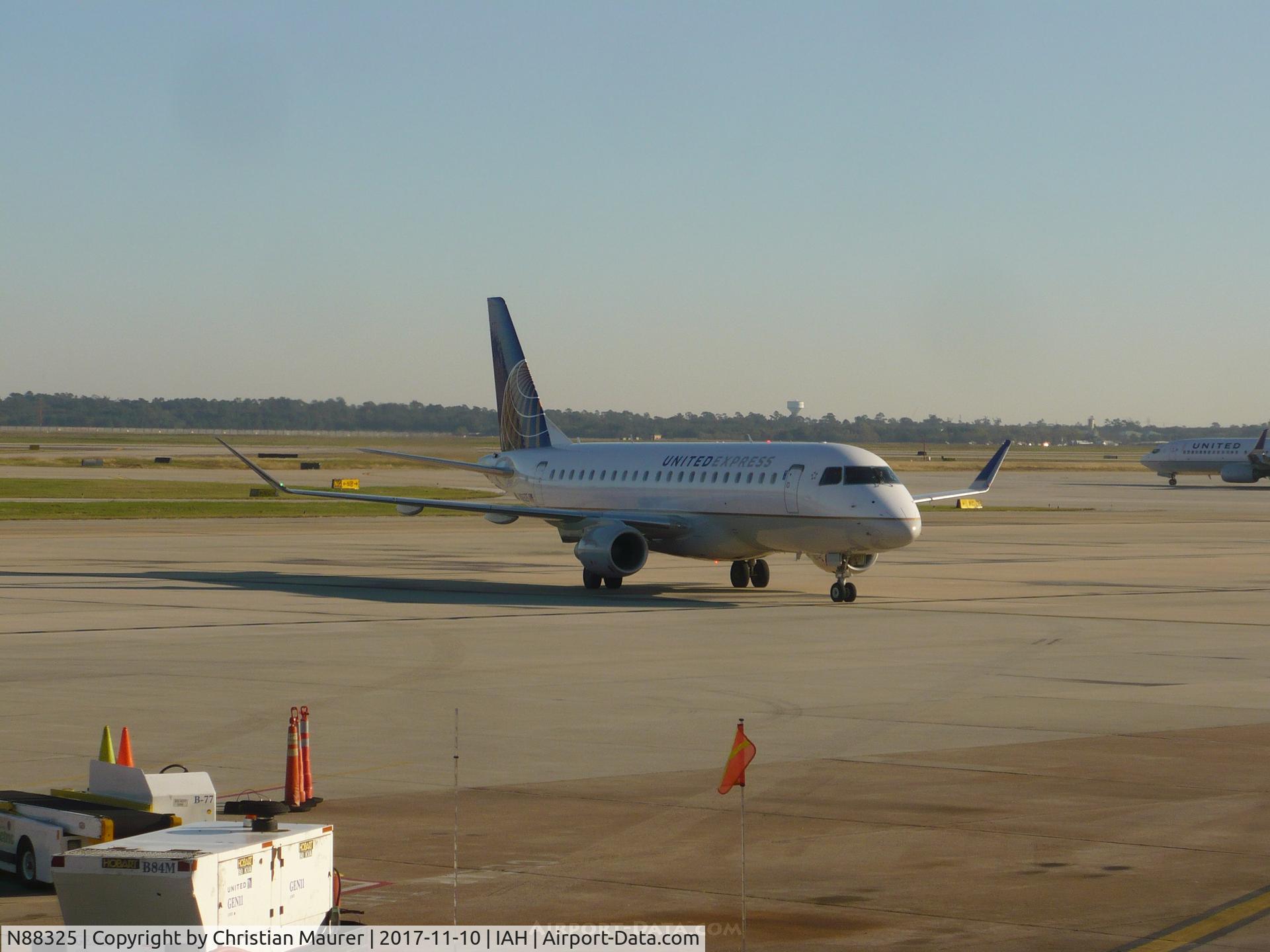 N88325, 2015 Embraer 175LR (ERJ-170-200LR) C/N 17000474, ERJ-175LR