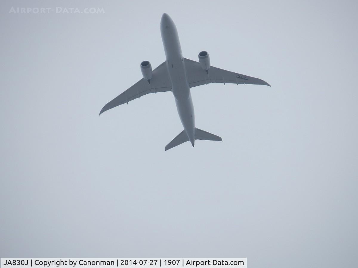JA830J, 2013 Boeing 787-8 Dreamliner C/N 34840, Landing