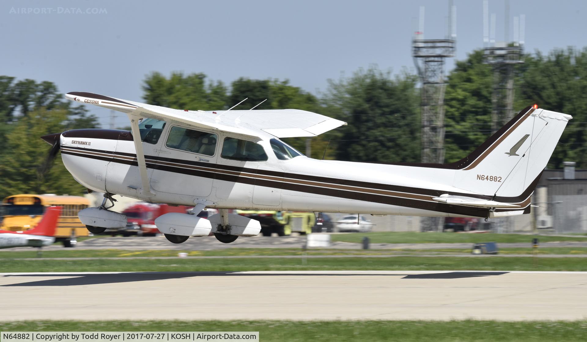 N64882, 1982 Cessna 172P C/N 17275643, Airventure 2017