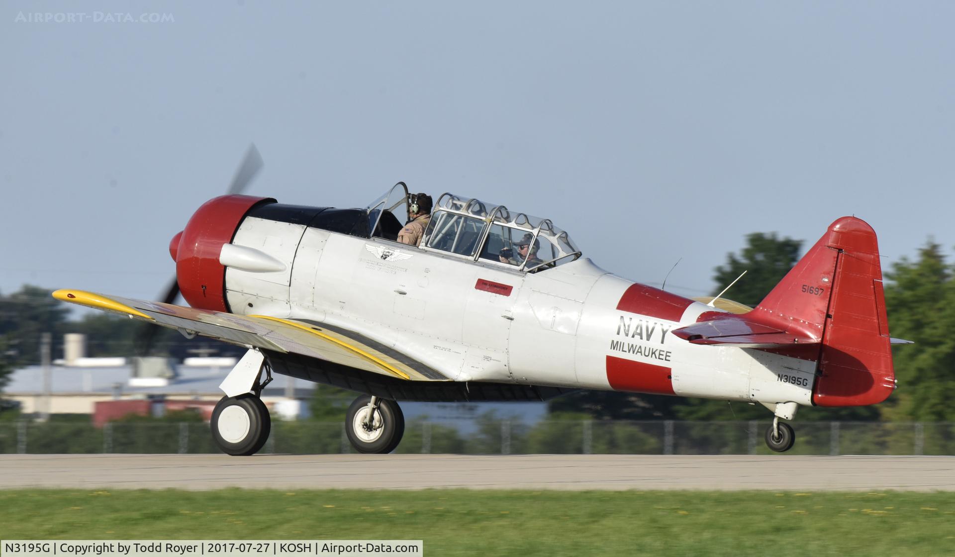 N3195G, North American SNJ-5 Texan Texan C/N 51697, Airventure 2017