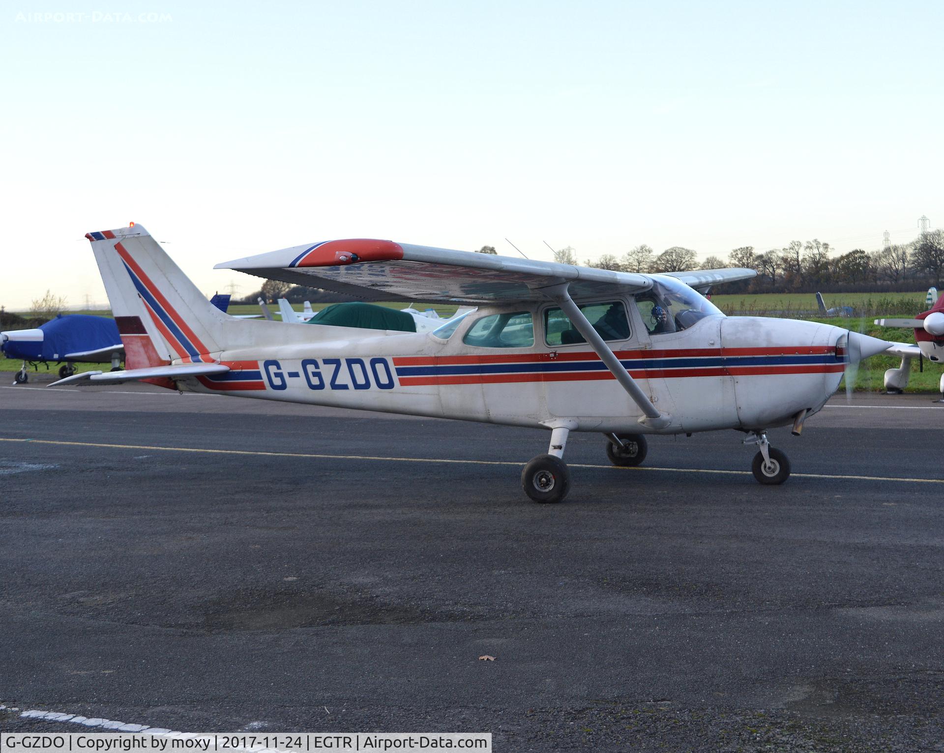 G-GZDO, 1978 Cessna 172N C/N 172-71826, Cessna 172N Skyhawk at Elstree. Ex C-GZDO