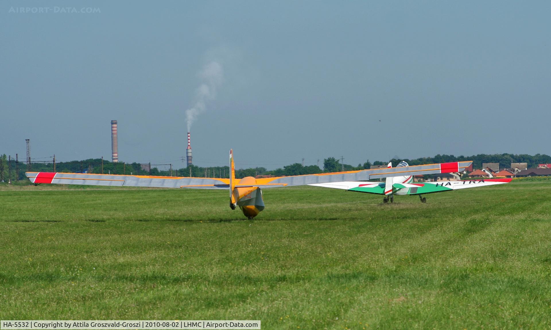 HA-5532, 1986 Rubik R-26SU Góbé 82 C/N AA800048, Miskolc Airport, Hungary