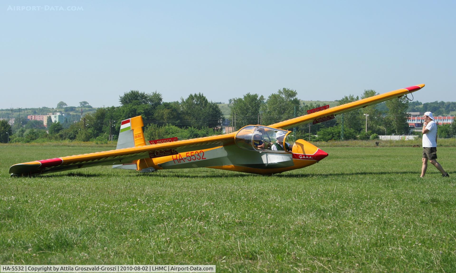 HA-5532, 1986 Rubik R-26SU Góbé 82 C/N AA800048, Miskolc Airport, Hungary
