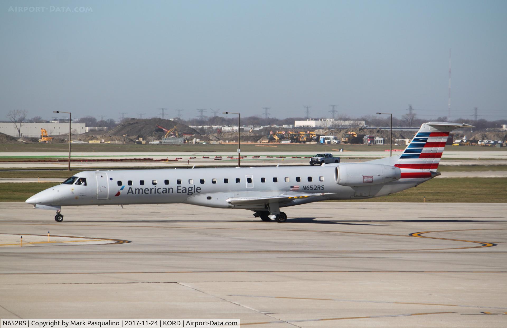 N652RS, 2001 Embraer ERJ-145LR (EMB-145LR) C/N 145432, EMB-145LR