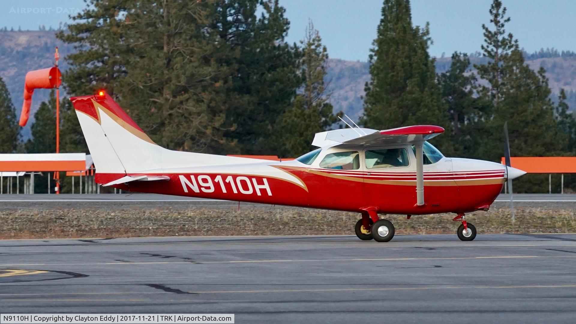 N9110H, 1975 Cessna 172M C/N 17265951, Truckee Airport 2017.