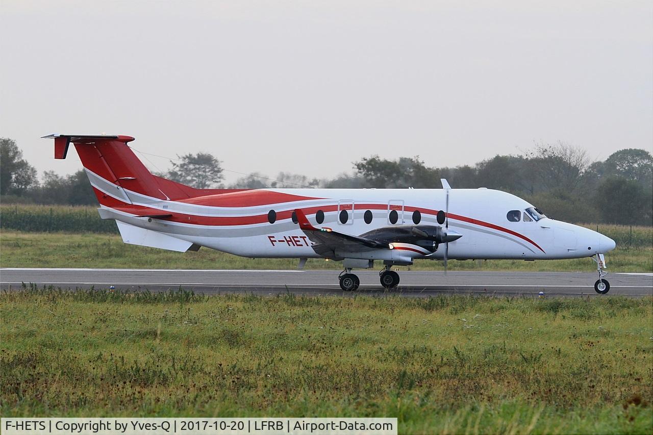 F-HETS, 1999 Raytheon 1900D C/N UE-360, Raytheon Aircraft Company 1900D, Taxiing to holding point rwy 07R, Brest-Bretagne Airport (LFRB-BES)