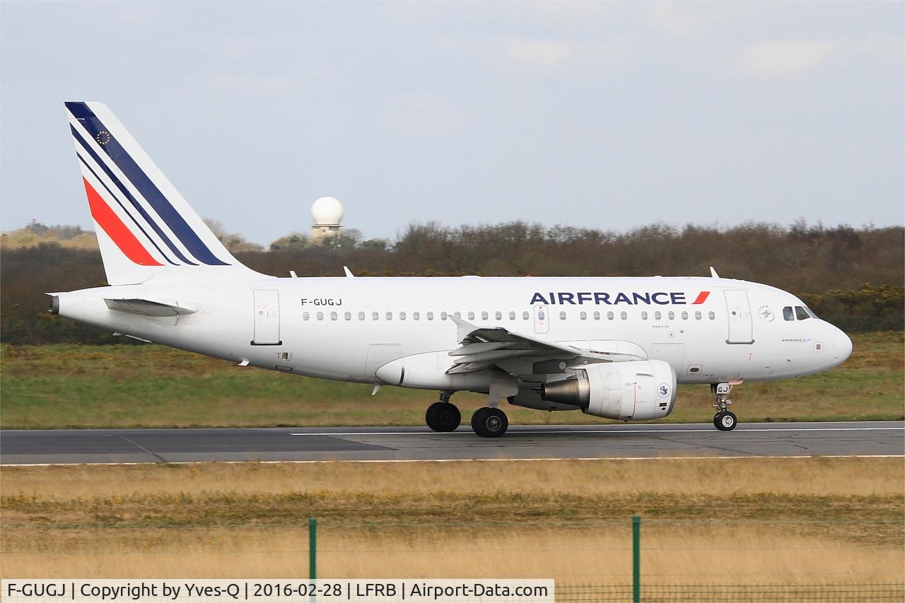 F-GUGJ, 2005 Airbus A318-111 C/N 2582, Airbus A318-111, Take off run rwy 07R, Brest-Bretagne airport (LFRB-BES)