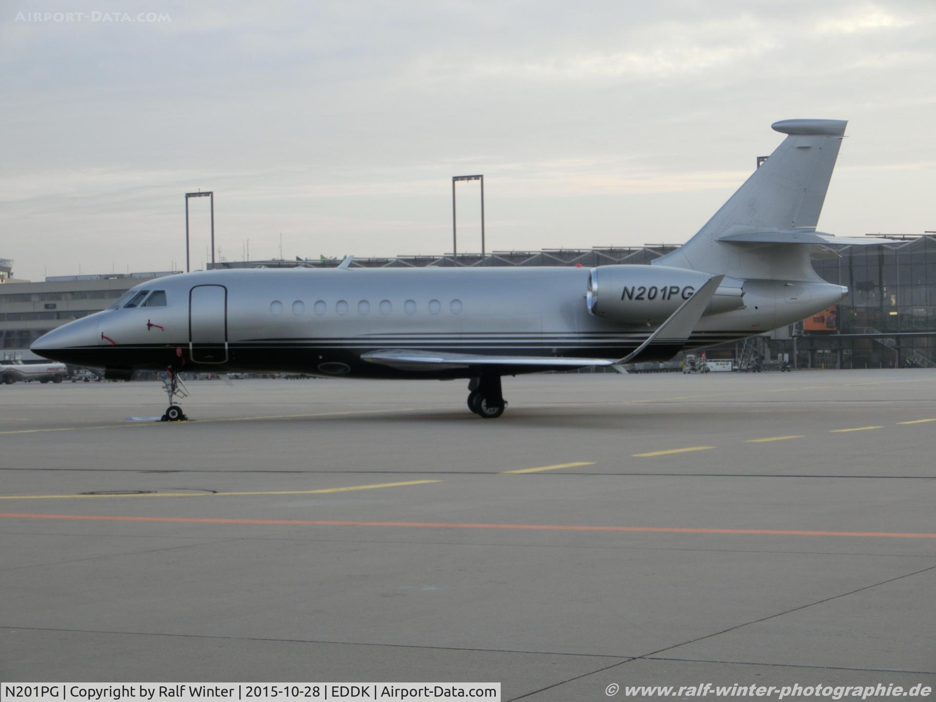 N201PG, 2010 Dassault Falcon 2000LX C/N 216, Dassault Falcon 2000LX - Wellls Fargo Bank Northwest - 216 - N201PG - 28.10.2015 - CGN