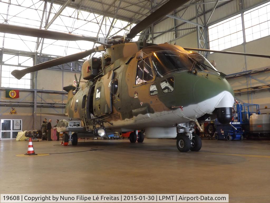 19608, 2005 AgustaWestland EH-101 Merlin Mk.515 C/N 50115, At the hangar.