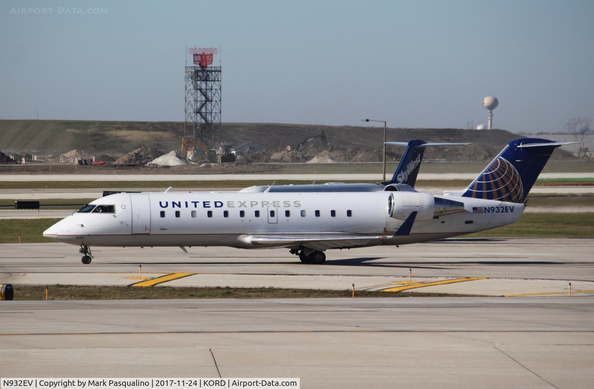N932EV, 2005 Bombardier CRJ-200ER (CL-600-2B19) C/N 8016, CL-600-2B19