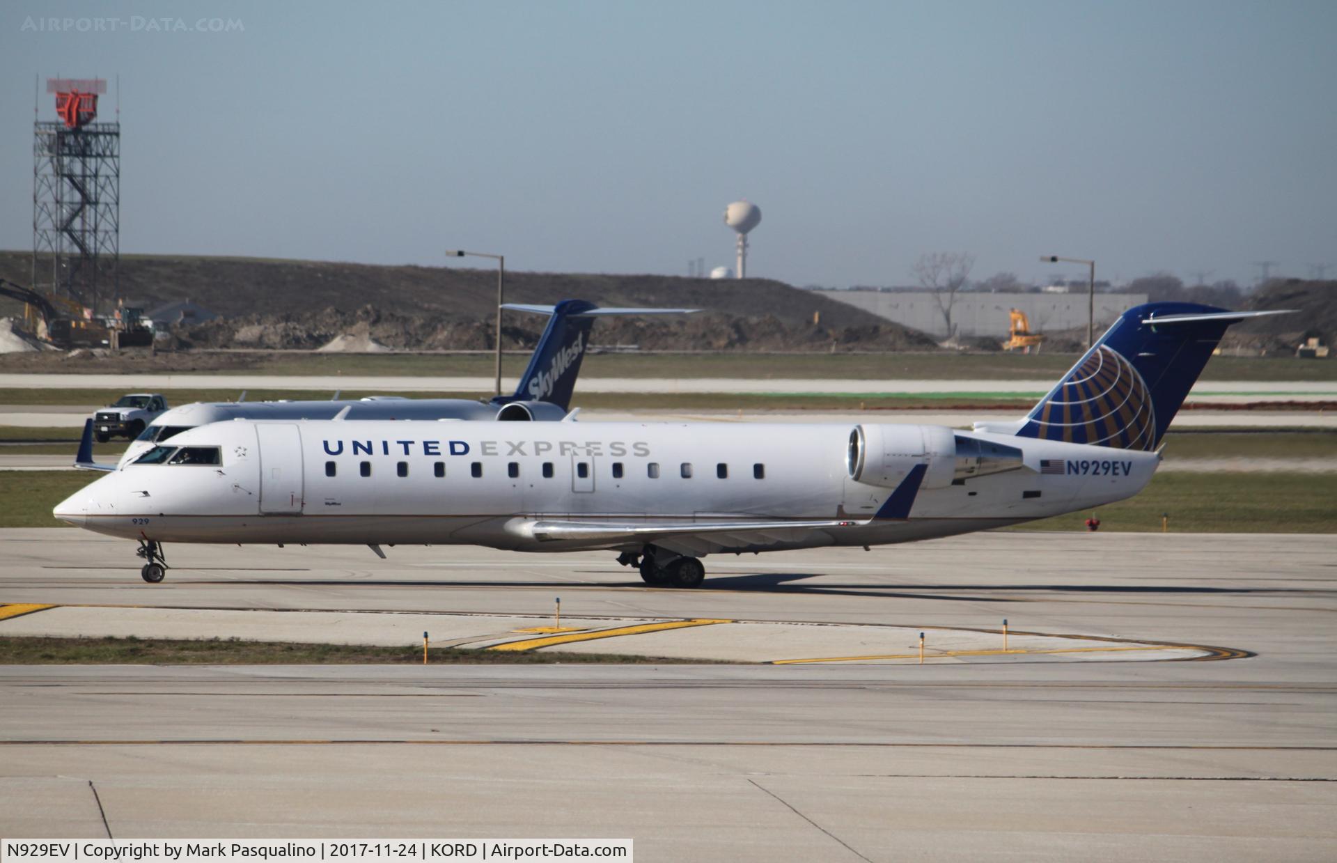 N929EV, 2004 Bombardier CRJ-200ER (CL-600-2B19) C/N 8007, CL-600-2B19