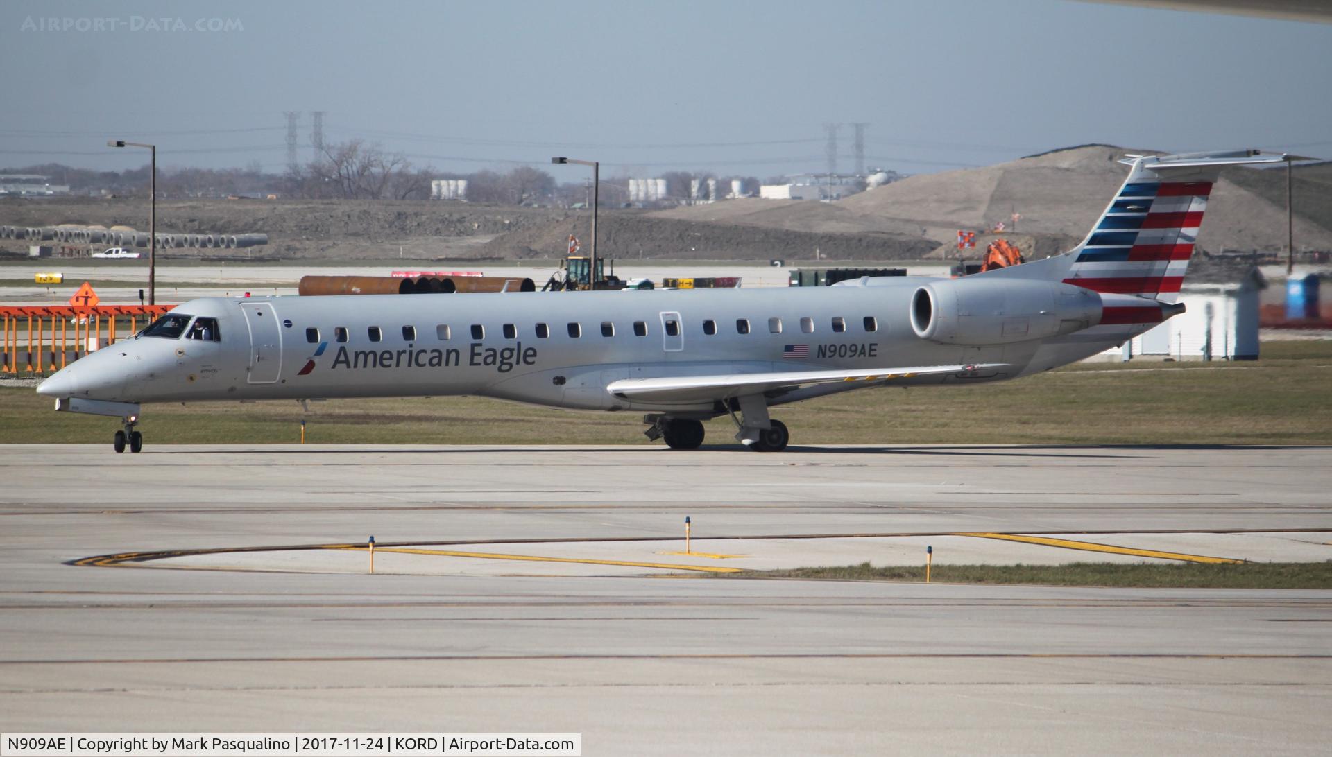 N909AE, 2005 Embraer ERJ-145LR (EMB-145LR) C/N 14500899, EMB-145LR