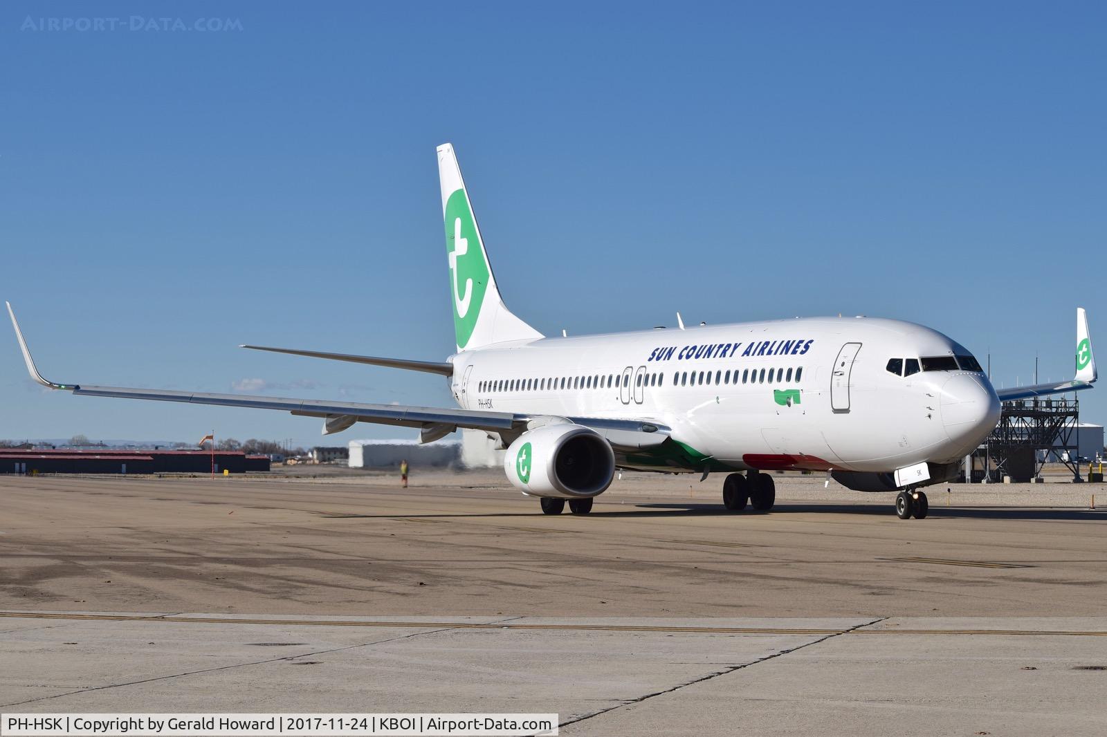 PH-HSK, 2015 Boeing 737-8K2 C/N 41330, Taxing to RWY 28L.
