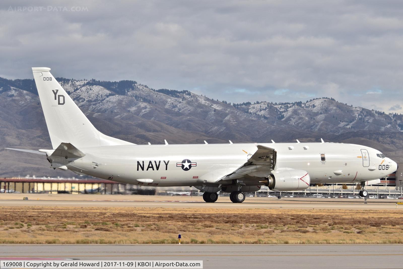 169008, 2016 Boeing P-8A Poseidon C/N 44949, Take off run on RWY 10R.  VP-4 “Skinny Dragons”, NAS Whidbey Island, WA.