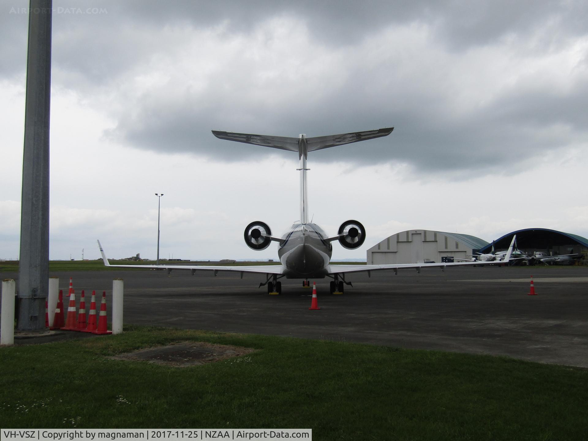 VH-VSZ, 1999 Bombardier Challenger 604 (CL-600-2B16) C/N 5411, regular to AKL but my first time to get a photo