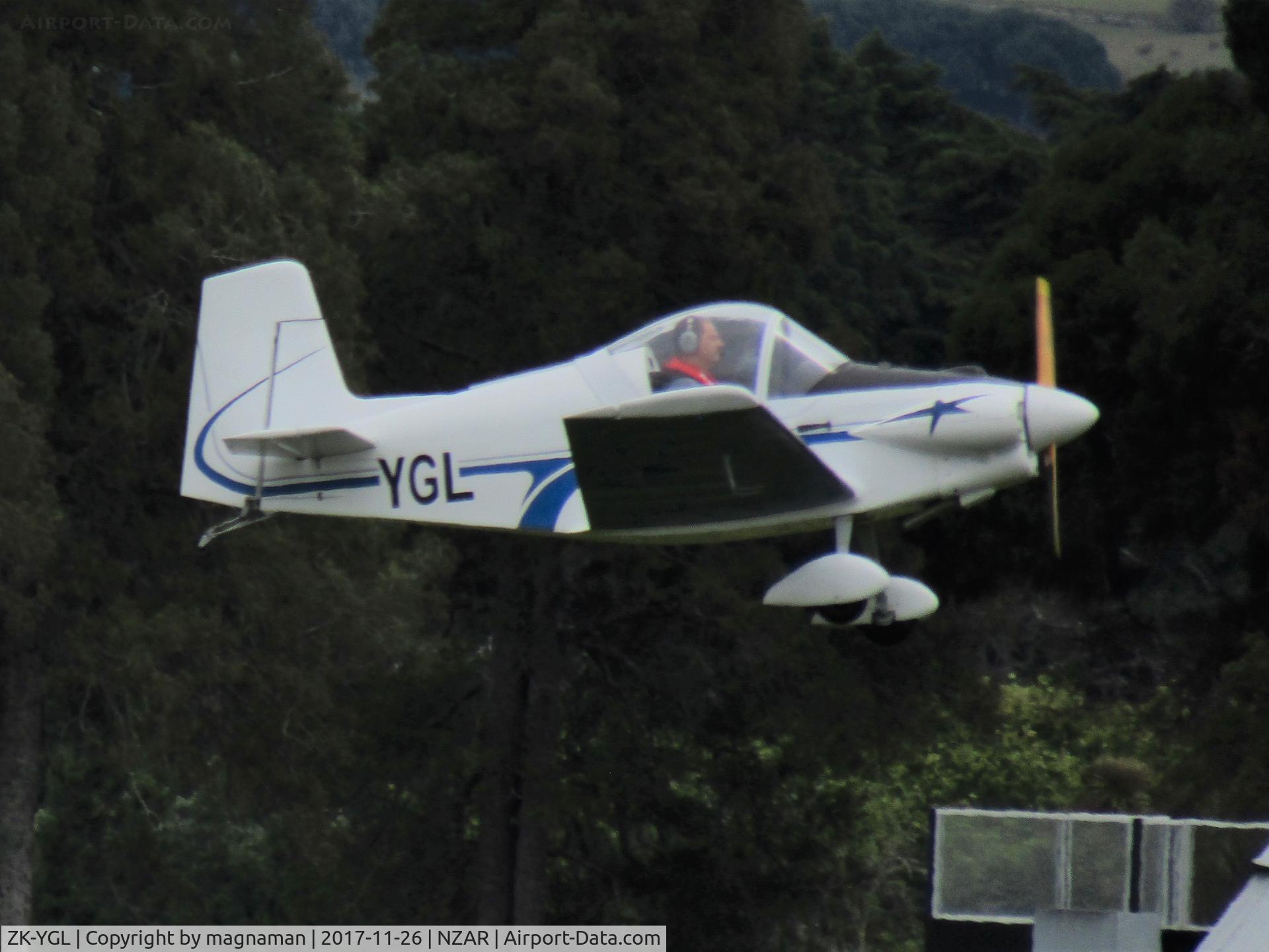 ZK-YGL, Corby CJ-1 Starlet C/N 170, in circuits at ardmore today