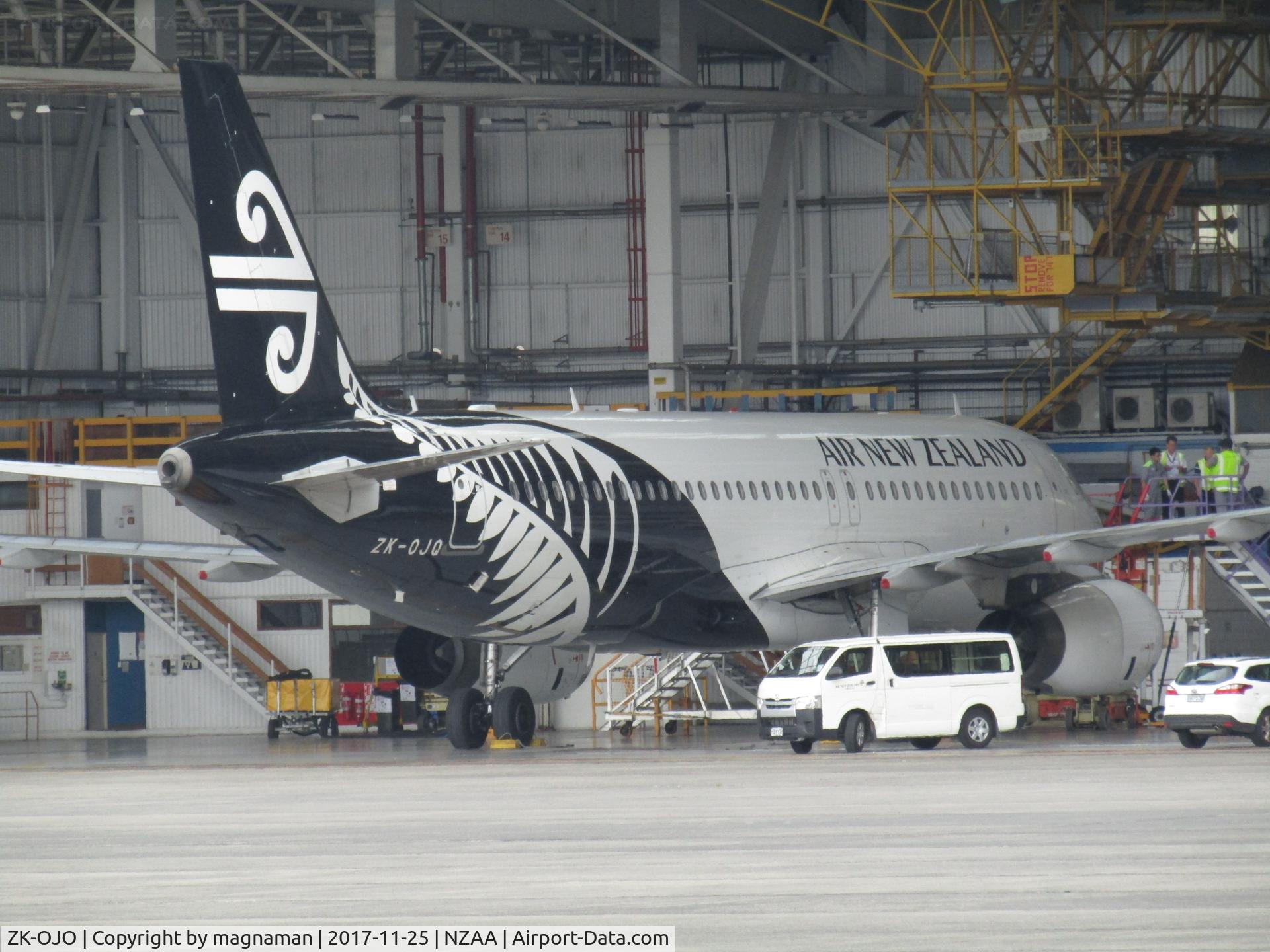 ZK-OJO, 2006 Airbus A320-232 C/N 2663, in for checks