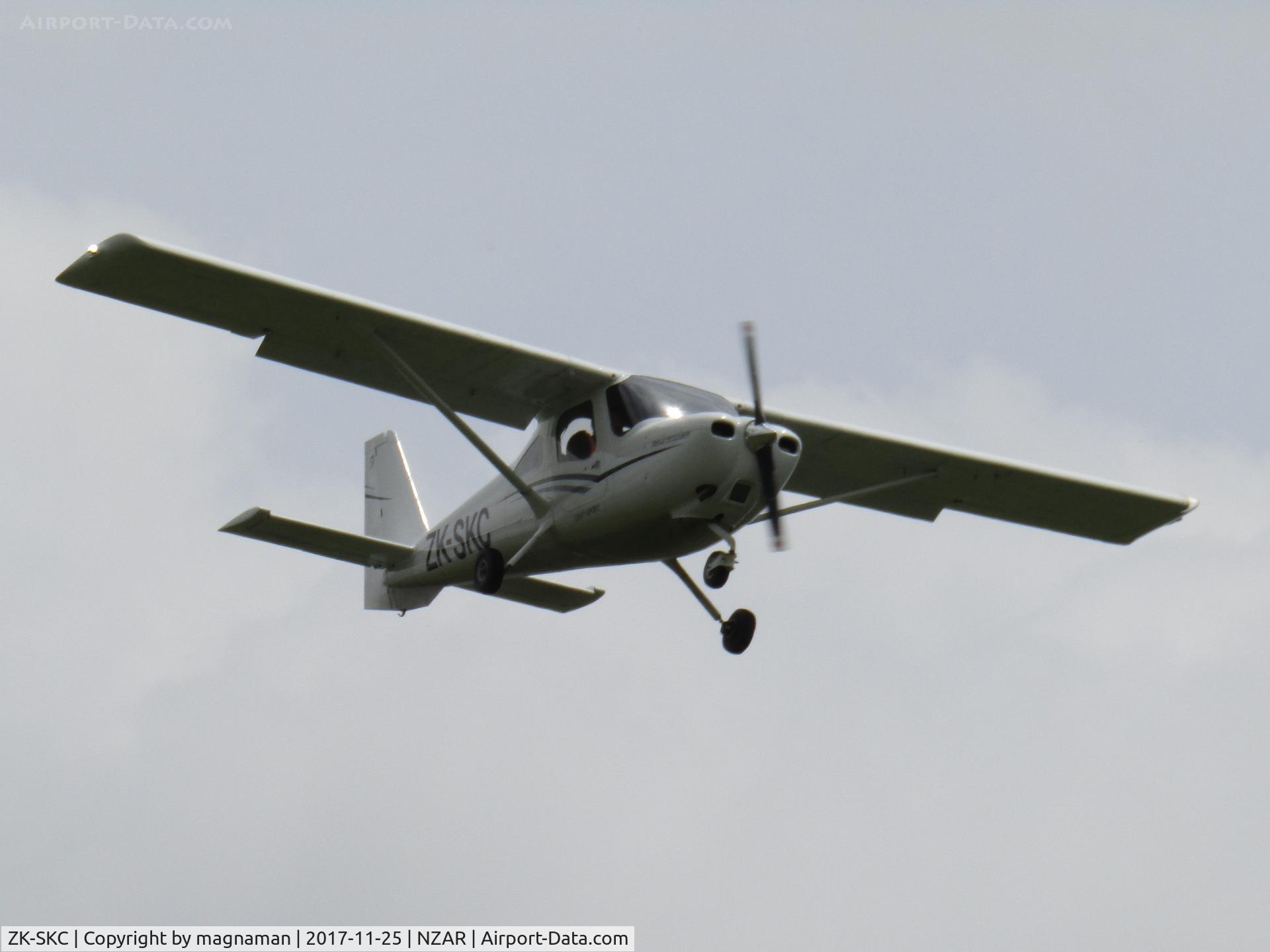 ZK-SKC, Cessna 162 Skycatcher C/N 16200172, on finals