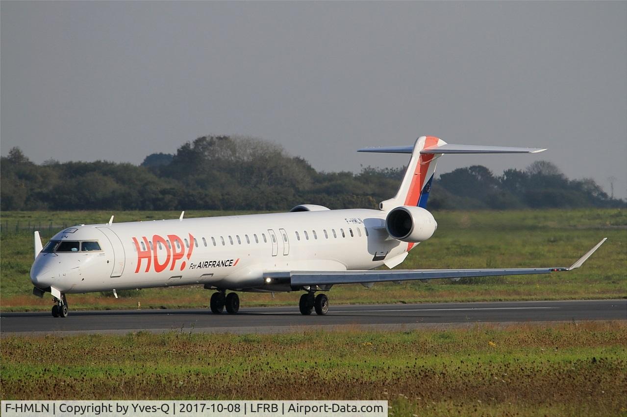 F-HMLN, 2012 Bombardier CRJ-1000EL NG (CL-600-2E25) C/N 19024, Bombardier CRJ-1000EL NG, Taxiing to holding point rwy 07R, Brest-Bretagne Airport (LFRB-BES)