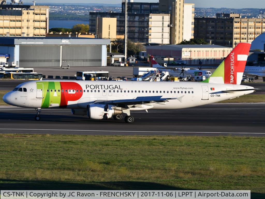 CS-TNK, 2000 Airbus A320-214 C/N 1206, Teofilo Braga landing runway 03
