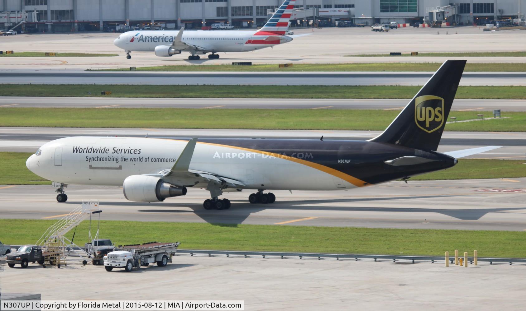 N307UP, 1996 Boeing 767-34AF C/N 27760, UPS 767-300