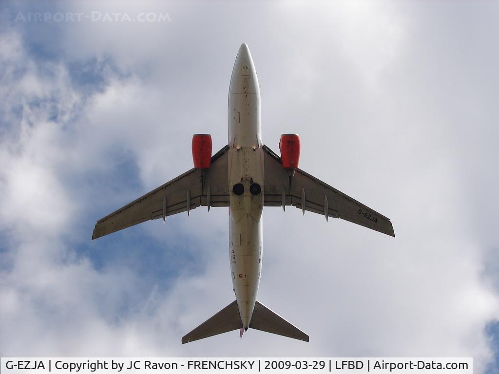 G-EZJA, 2000 Boeing 737-73V C/N 30235, easyJet UK take off runway 29