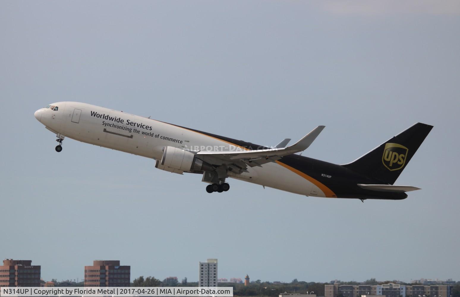 N314UP, 1996 Boeing 767-34AF C/N 27742, UPS 767-300