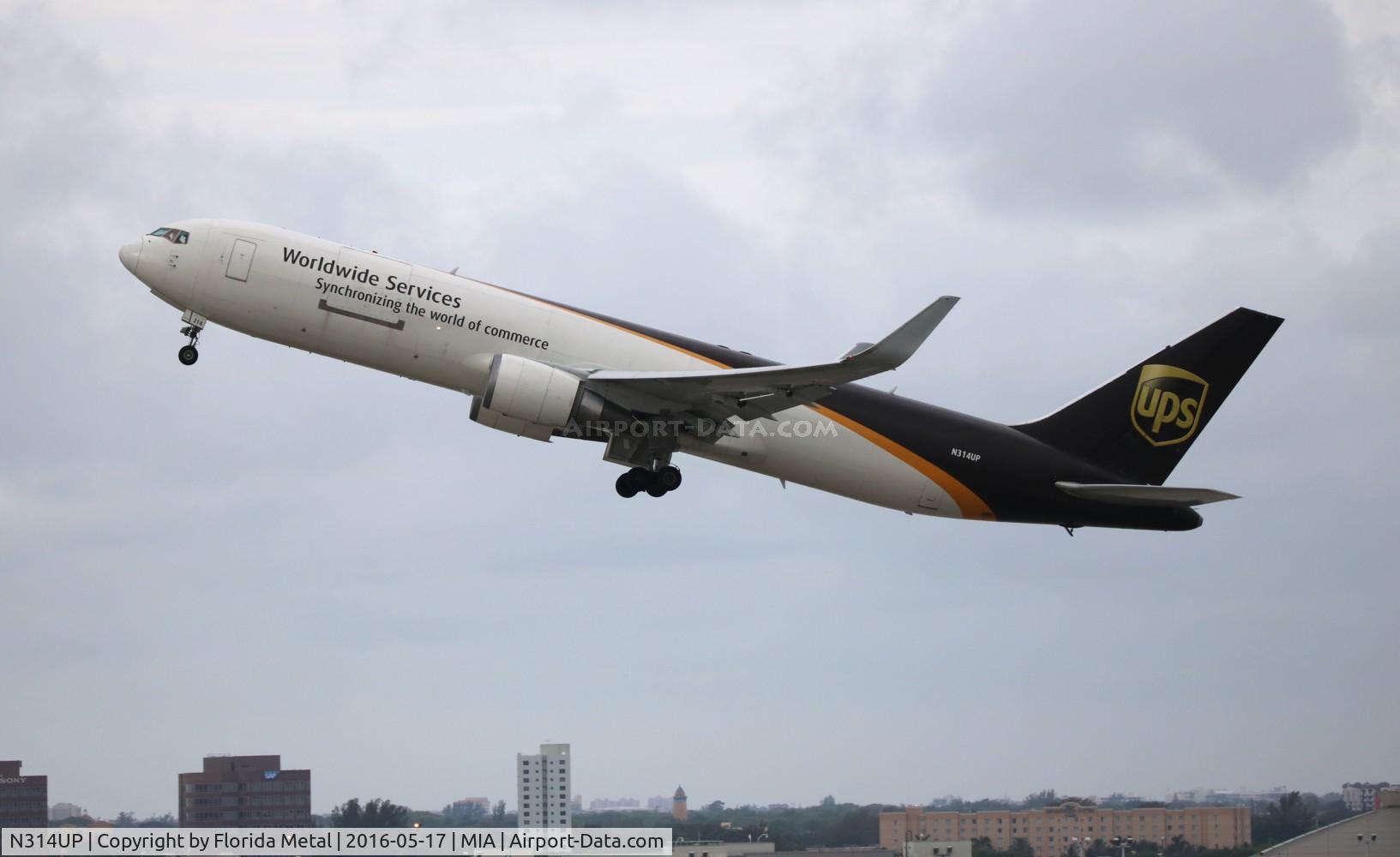 N314UP, 1996 Boeing 767-34AF C/N 27742, UPS 767-300