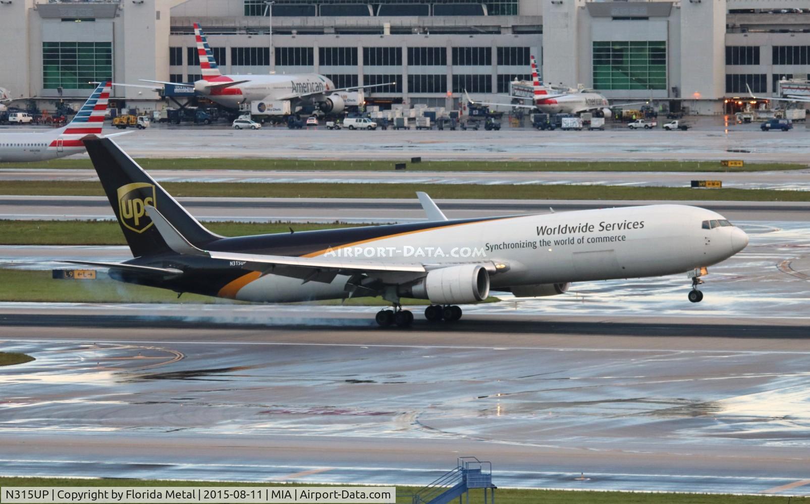 N315UP, 1996 Boeing 767-34AF C/N 27743, UPS 767-300