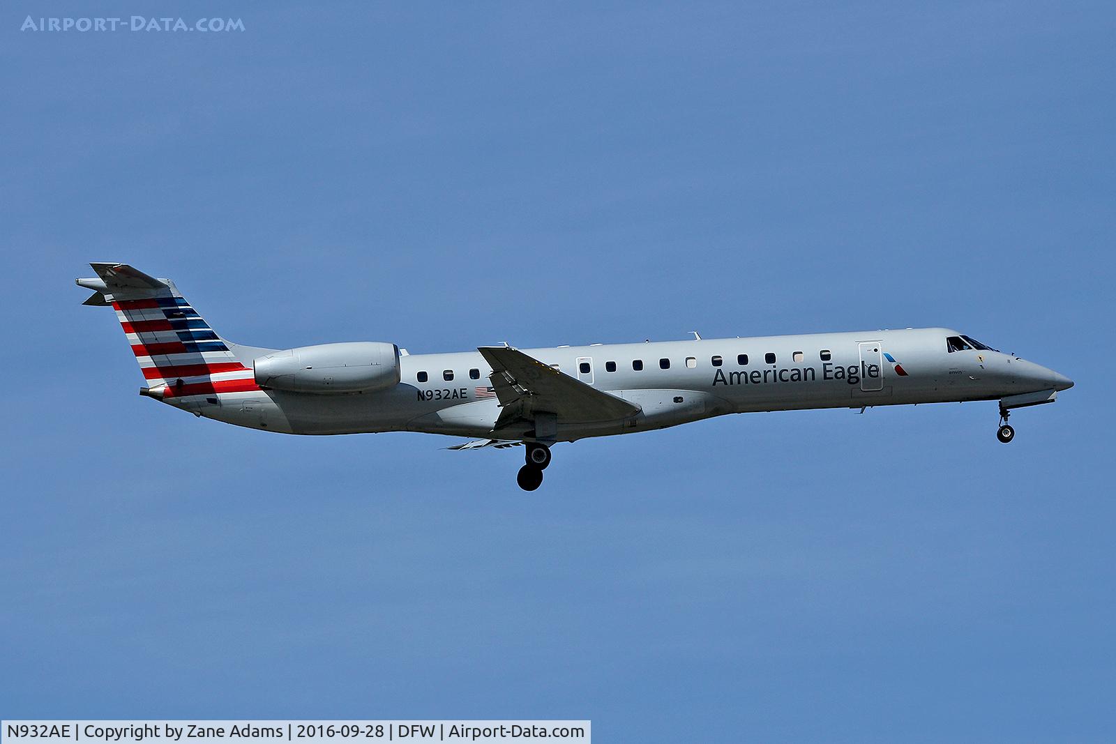 N932AE, 2005 Embraer ERJ-145LR (EMB-145LR) C/N 14500915, Arriving at DFW Airport