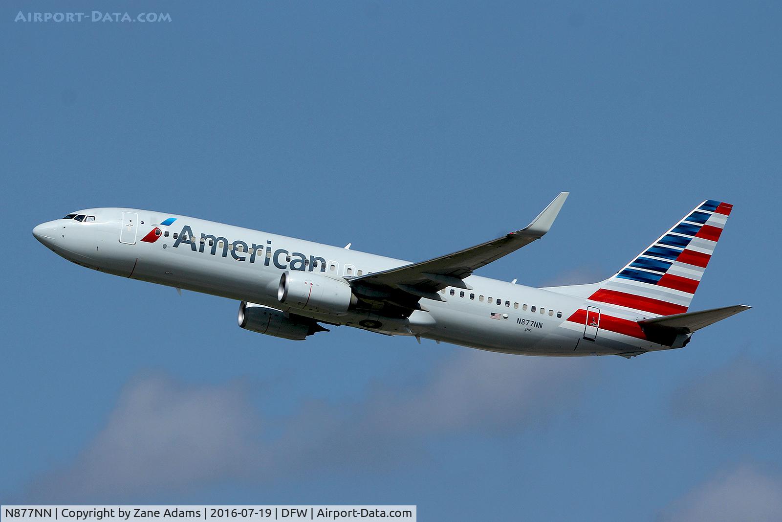 N877NN, 2011 Boeing 737-823 C/N 31131, Arriving at DFW Airport