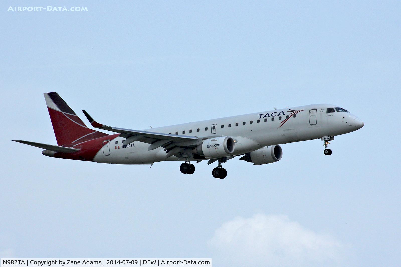 N982TA, Embraer ERJ-190-100 IGW 190AR C/N 19000259, Arriving at DFW Airport