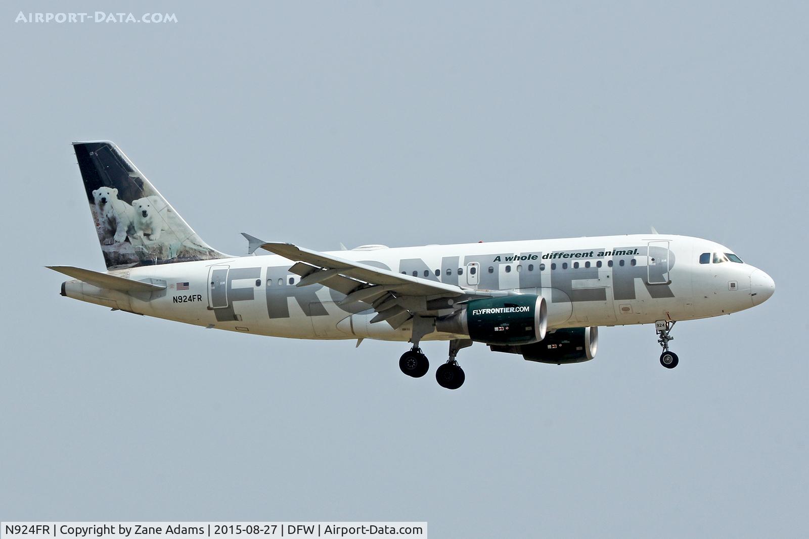 N924FR, 2003 Airbus A319-111 C/N 2030, Arriving at DFW Airport
