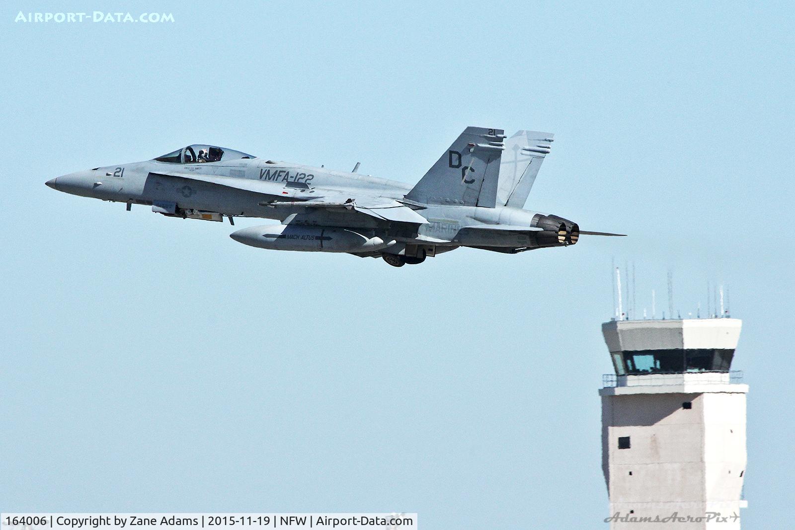 164006, 1989 McDonnell Douglas F/A-18C Hornet C/N 888/C152, Departing NAS Fort Worth