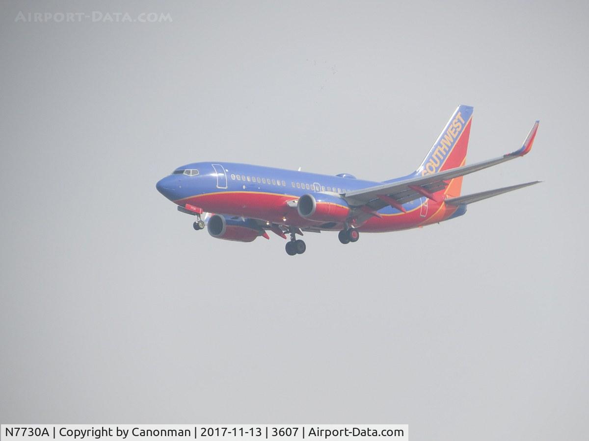 N7730A, 2006 Boeing 737-7BD C/N 33926, Landing