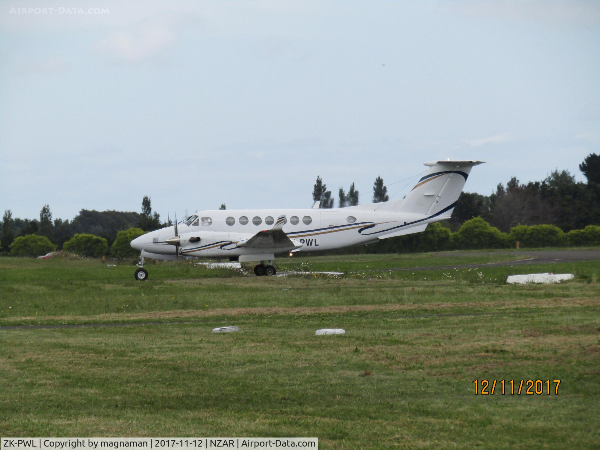 ZK-PWL, 2005 Raytheon Super King Air 350 C/N FL-443, just landed