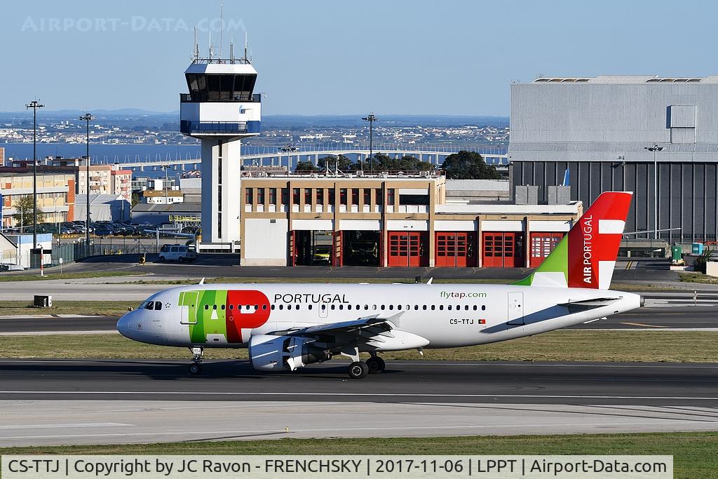 CS-TTJ, 1999 Airbus A319-111 C/N 979, 