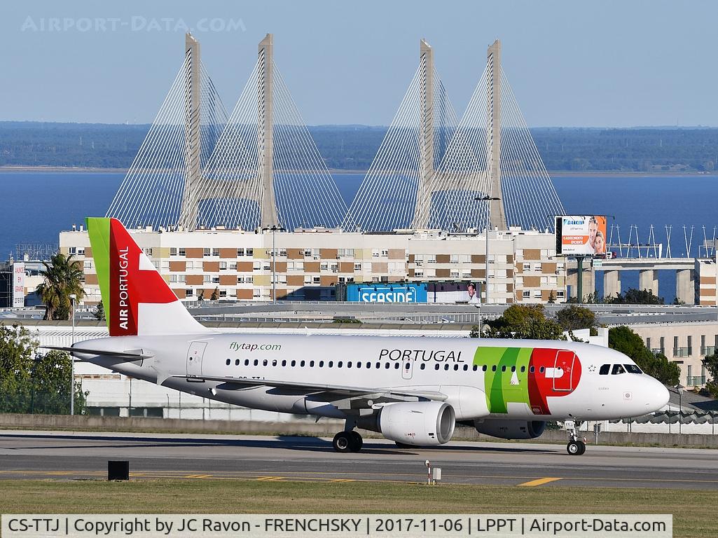CS-TTJ, 1999 Airbus A319-111 C/N 979, 