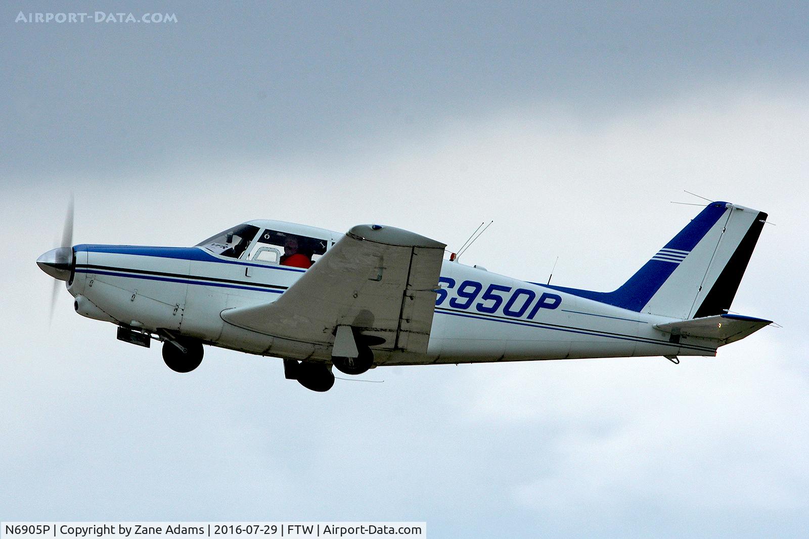N6905P, 1960 Piper PA-24 Comanche C/N 24-2039, Departing Meacham Field