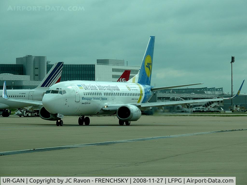 UR-GAN, 1998 Boeing 737-36N C/N 28569, Ukraine International Airlines departure to Kiev
