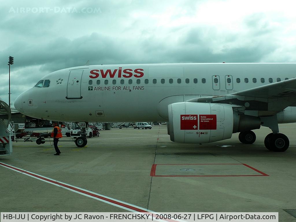 HB-IJU, 2003 Airbus A320-214 C/N 1951, SWISS departure to Zurich